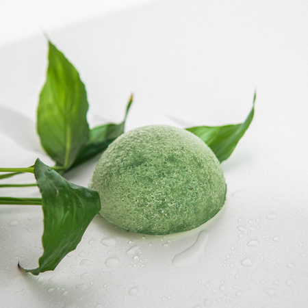 Natural konjac sponge for face cleansing Mohani - with green tea 