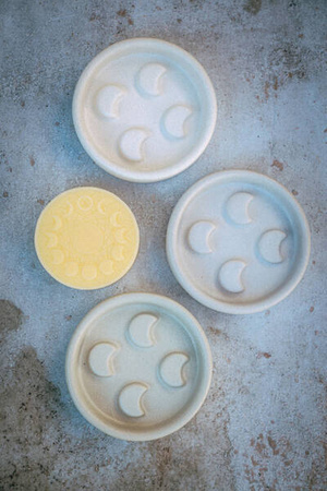 Ceramic soap dish - matte ecru